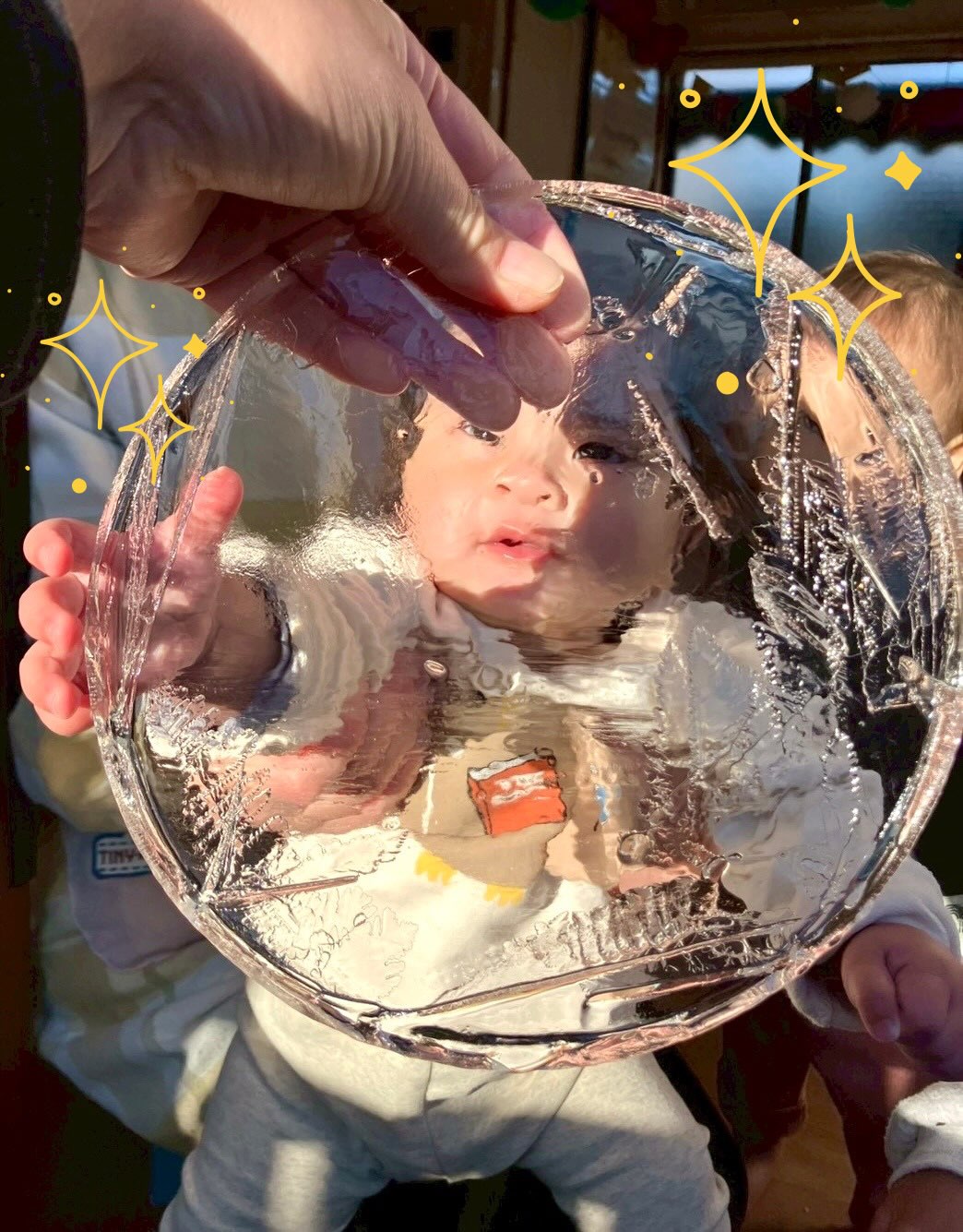 🧊✨🧊✨🧊✨🧊✨

こおり遊びをしたよ✨

さむい日がつづくので、
前日に水を張って仕込んで、氷をつ