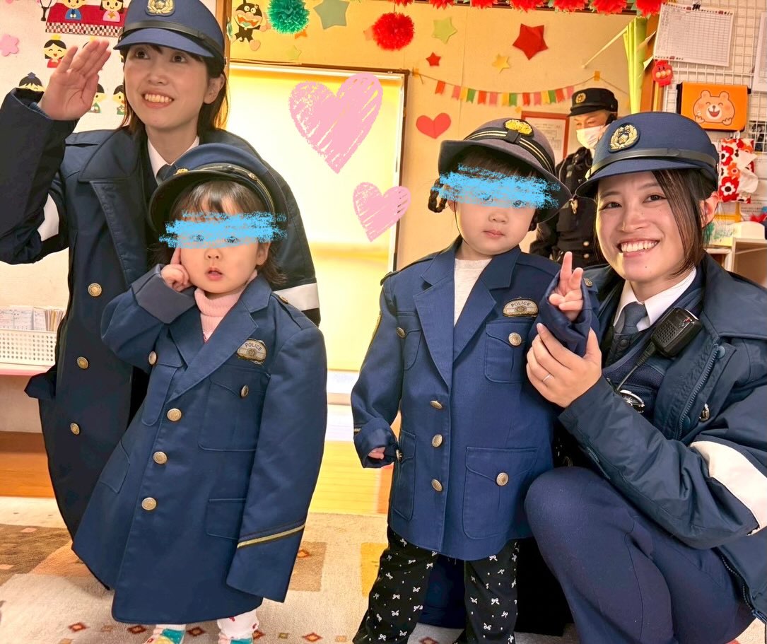 👮✨👮✨👮✨👮

不審者対応訓練をおこないました👮

今回は、園をながめる不審者を発見し、
実際に通